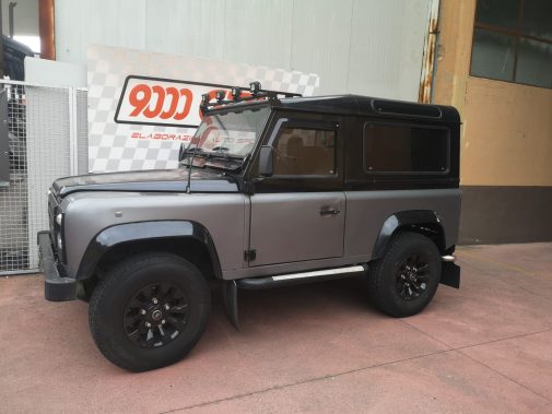 Linea di scarico realizzata artigianalmente su Land Rover Defender 2.0 by 9000 Giri