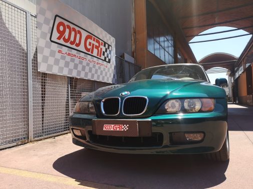 Terminale sportivo omologato doppia uscita Inoxcar montato su Bmw Z3 1.9 16v