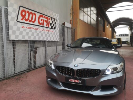 Assetto con molle Eibach Pro Kit + linea di scarico Supersprint con terminale a 4 uscite su Bmw Z4 23i