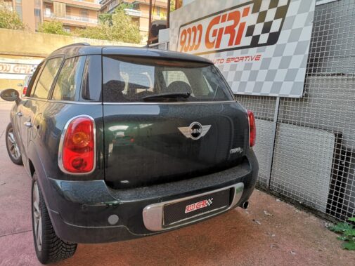 Tagliando completo con olio Bardhal 5w30 eseguito su Mini Countryman 1.6 td