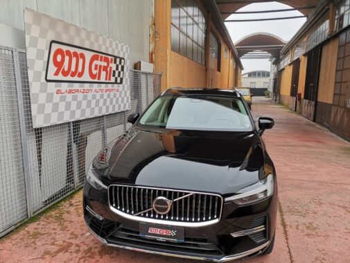 Lucidatura totale carrozzeria + trattamento protettivo nano tecnologico eseguito su Volvo XC60