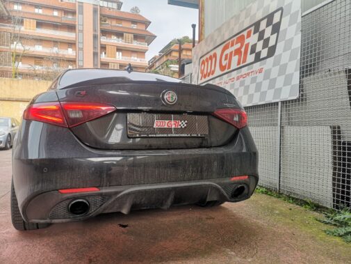 Terminale + centrale sportivi Ragazzon + dischi e pastiglie sportivi Ebc montati su Alfa Romeo Giulia Veloce 2.0 Q4