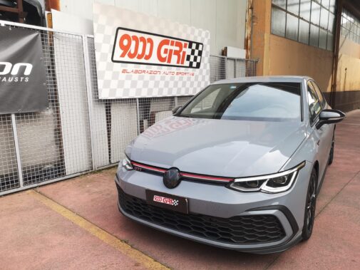 Terminale di scarico sportivo omologato Ragazzon Performance + tubo centrale diretto + filtro aria Bmc montati su Vw Golf 8 Gti