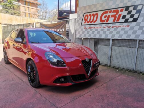 Alfa Giulietta 1.750 veloce con rimappatura centralina linea di scarico sportiva filtro aria a pannello kit estetico Maxton Design