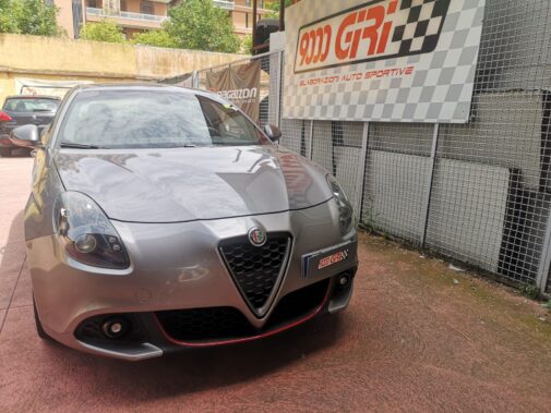 Alfa Giulietta 2.0 Jtdm con dischi, pastiglie e tubazioni sportive Ebc anteriori + posteriori