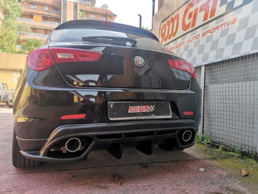 Alfa Giulietta 1.4 tb con terminale sportivo duplex Magneti Marelli con valvola + estrattore posteriore Helvetia