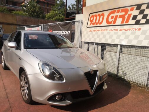 Alfa Romeo Giulietta 2.0 jtdm dischi sportivi Ebc anteriori e posteriori pastiglie sportive mescola gialla e tubazioni maglia metallica