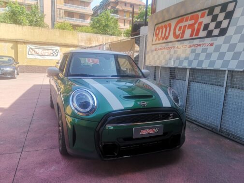 Mini Cooper S con terminale sportivo diretto Ragazzon Performance doppia uscita centrale cromata da 112 mm