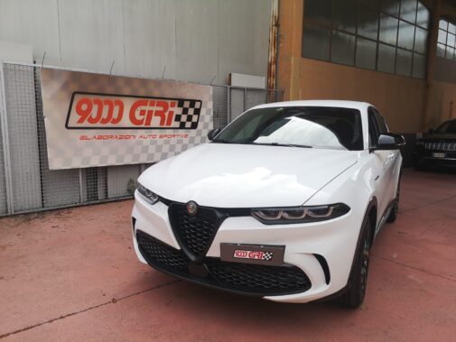 Alfa Tonale 1.5 Hybrid tb con centralina Seletron Performance connect + Pedalbooster Connect montati da 9000 Giri elaborazioni