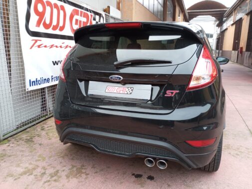 Ford Fiesta St con terminale sportivo omologato Inoxcar doppia uscita + centrale diretto Inoxcar gruppo N