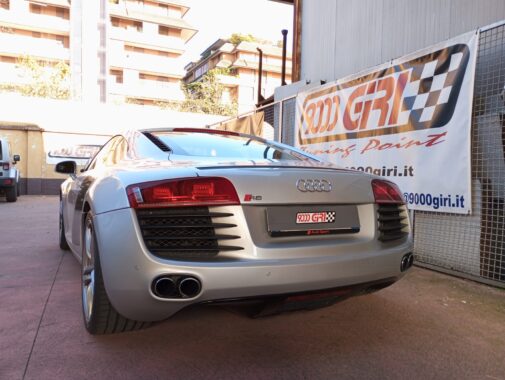 Audi R8 4.2 V8 pulizia interna motore e condotto di aspirazione con idrogeno + pastiglie sportive Ebc mescola gialla