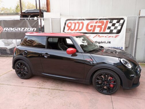 Mini Cooper S Jcw kit estetico Maxton Design + dischi sportivi Ebc + centralina Seletron Performance + cerchi Oz Superturismo Evoluzione